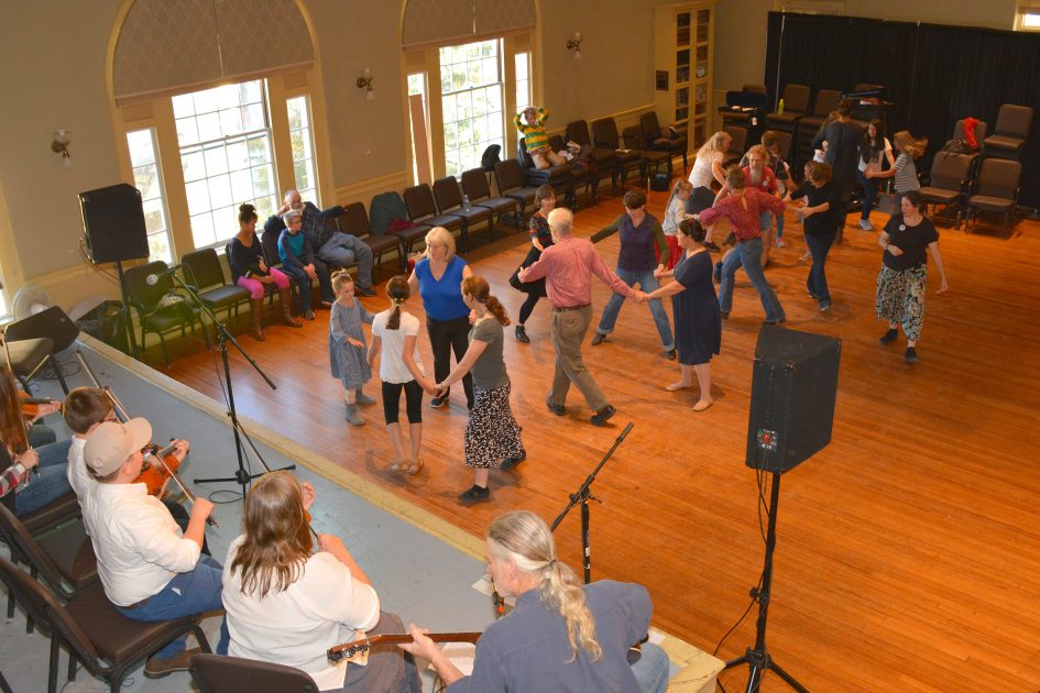 Pineland-Fiddlers-Contradance-1.jpg